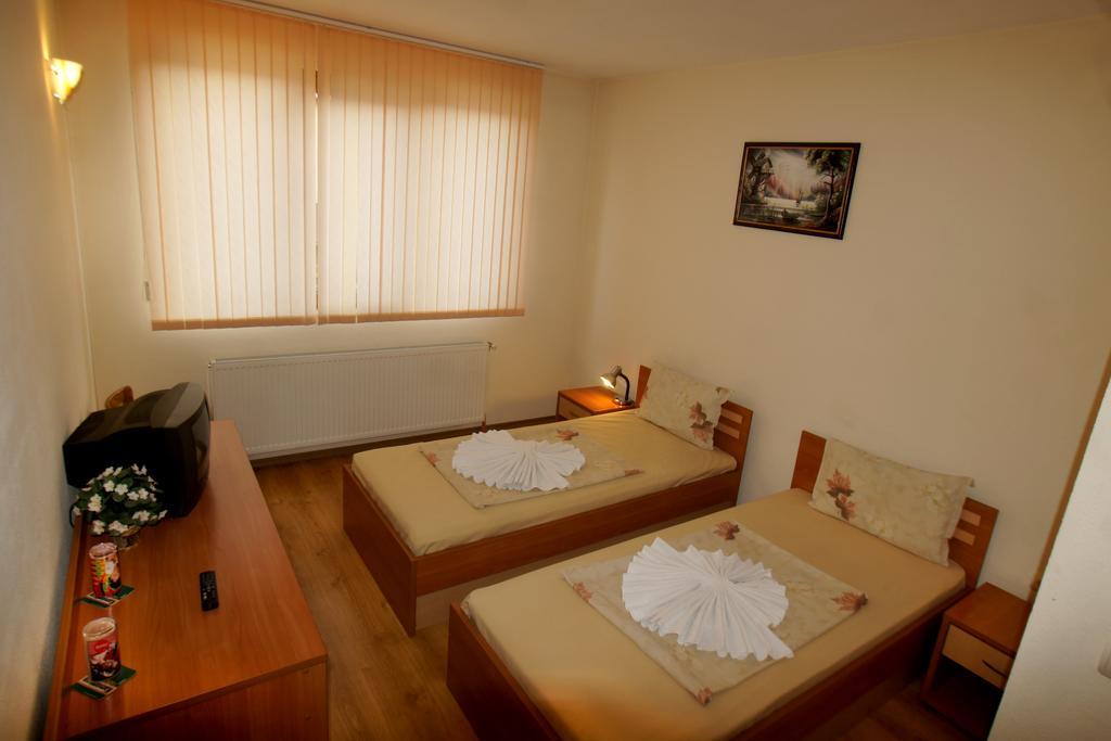 Family Hotel St. Constantine And Helena イヴァイロヴグラト 部屋 写真